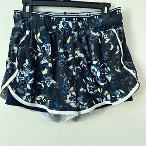 Sweaty Betty Black Floral Athletic Shorts M (8-10)